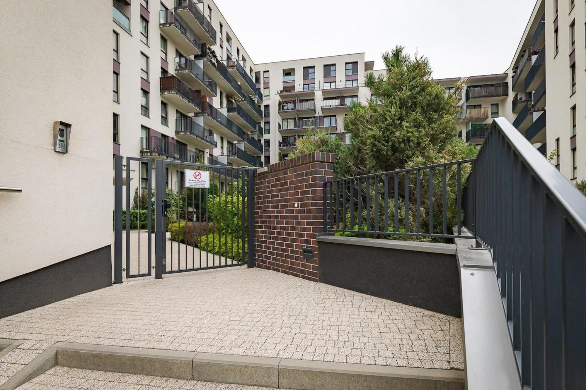 Burakowska 16 - Modern Apartment With Balcony Noclegi Renters Warschau Exterior foto